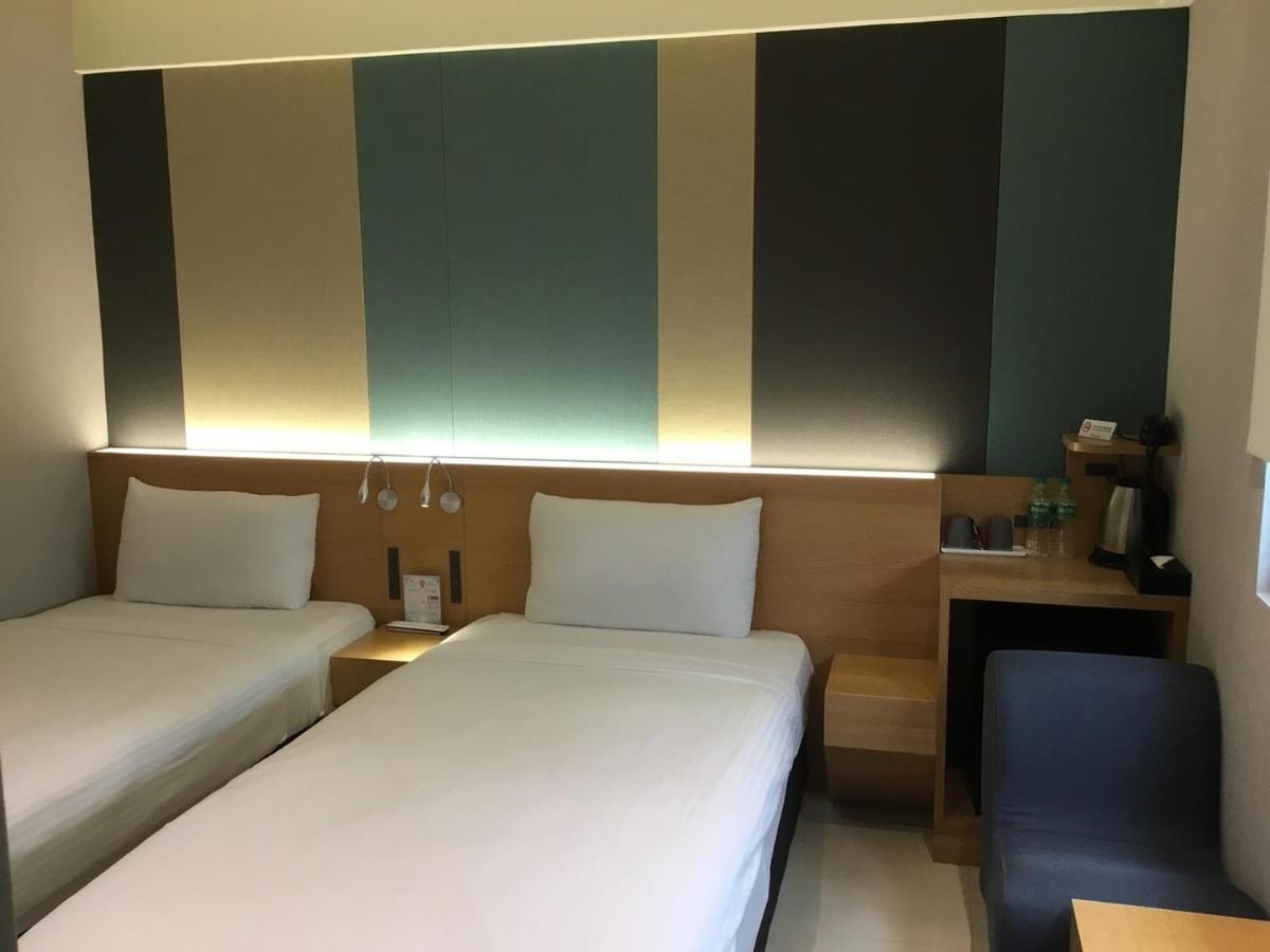 Fu Kuang Hotel Pingtung Extérieur photo